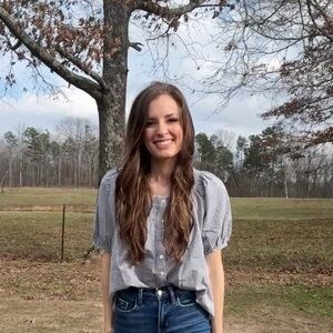 Meet your Posher, Laura